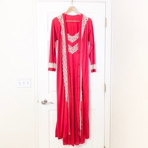 Gorgeous Vintage Gilead Peignoir Negligee Robe Set